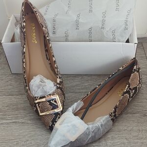 BAMBOO Women's Snakeskin Flats with Gold Buckle Size 8